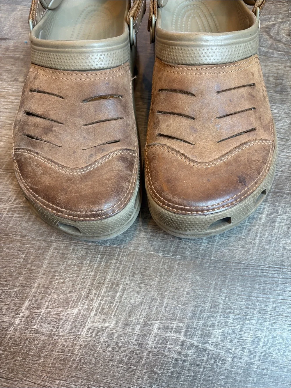 Crocs Yukon Vista Clogs Mens 11 Brown Leather Upper Slip On Back Strap Cushioned